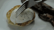 Poached Eggs GIF - Poached Eggs Breakfast Egg Yolk GIFs