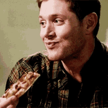 Supernatural Dean Winchester GIF - Supernatural Dean Winchester Eating GIFs