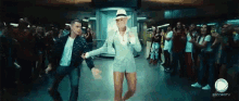 Dancando No Metro Xuxa GIF - Dancando No Metro Xuxa Dancing Brasil GIFs