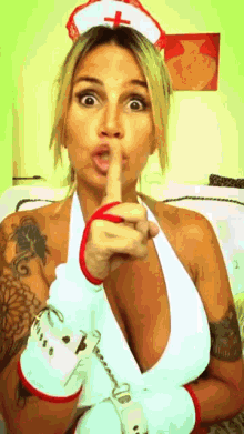 flor pe%C3%B1a enfermera nurse hot blonde flor pe%C3%B1a enfermera nurse hot blonde