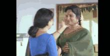 Aunty Clevage GIF - Aunty Clevage Green Blouse GIFs
