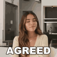 Agreed Madison Beer GIF - Agreed Madison Beer Bustle GIFs
