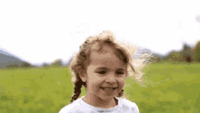 Run Free June Crosby GIF - Run Free June Crosby Claire And The Crosbys GIFs