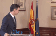 Abrazo Pablo Iglesias Turrión GIF - Abrazo Pablo Iglesias Turrión Pedro Sánchez GIFs