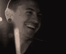 Chester Bennington Linkin Park GIF - Chester Bennington Linkin Park Smiling GIFs