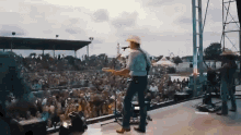 Concert Crowd GIF - Concert Crowd Audience GIFs