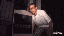 Curry Davidson GIF - Curry Davidson Outpost GIFs