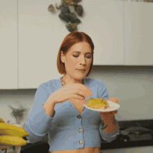 Eating Candice Hutchings GIF - Eating Candice Hutchings Edgy Veg GIFs