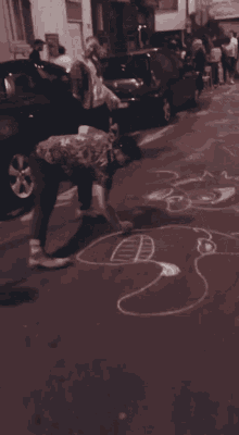 Thani Draw GIF - Thani Draw Sidewalk Chalk GIFs