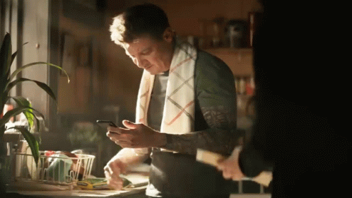 Phone Text Message GIF Phone Text Message Jeremy Renner Descobrir e
