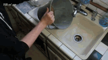 Bucket Doesn'T Fit? GIF - Life Hacks GIFs