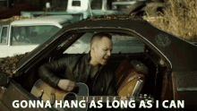 Gonna Hang As Long As I Can GIF - Gonna Hang As Long As I Can Hanging In There GIFs