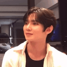 Yeosang Yeosang Confused GIF - Yeosang Yeosang Confused Yeosang In Trouble GIFs