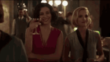 Blancachicasdelcable Cheers GIF - Blancachicasdelcable Cheers GIFs
