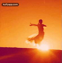 Dancing.Gif GIF - Dancing Aishwarya Dance GIFs