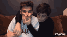 Peace Out GIF - Peace Out Dolan Twins GIFs