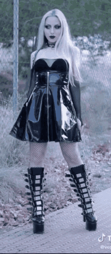 tiktok vesmedinia gothic goth girl
