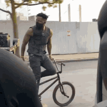 Watch Your Back Checking The Back GIF - Watch Your Back Checking The Back Nigel Sylvester GIFs