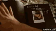Timi Hört Mit Dem Kiffen Auf - Kiffen GIF - Photo Album Smash Throw GIFs