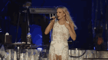 Laugh Carrie Underwood GIF - Laugh Carrie Underwood Stagecoach GIFs