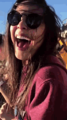 Emilly Araujo Laughing GIF - Emilly Araujo Laughing Hysterically GIFs