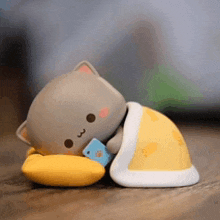 Texting Kitty Kitty Bed GIF - Texting Kitty Kitty Bed GIFs