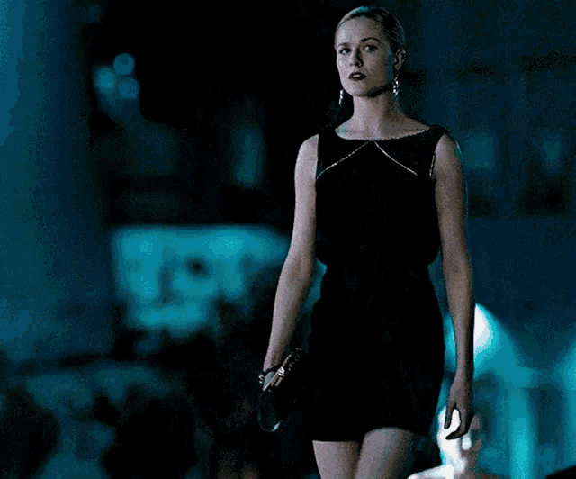 Dolores Abernathy Westworld GIF Dolores Abernathy Westworld Dress Discover Share GIFs