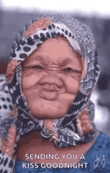 Funny Granny GIF - Funny Granny Smooch GIFs
