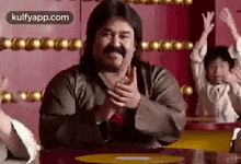 Clapping.Gif GIF - Clapping Mohanlal Gif GIFs