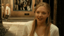 Briefe An Julia Letters To Juliet GIF - Briefe An Julia Letters To Juliet Romantic Comedy GIFs