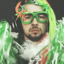 Drunk Green GIF - Drunk Green Excited GIFs