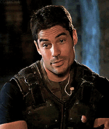 Well Actually I Think Its Funny Seth Gecko GIF - Well Actually I Think Its Funny Seth Gecko Dj Cotrona GIFs
