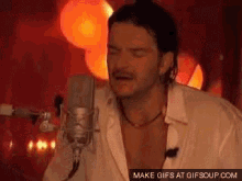 Ricardo Arjona GIF - Ricardo Arjona Singing GIFs