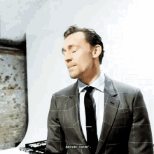 Tom Hiddleston Accent GIF - Tom Hiddleston Accent Serious GIFs