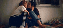 Lesbian Lesbians GIF - Lesbian Lesbians Kissing GIFs