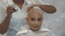 Bald Woman Extreme Haircut GIF - Bald Woman Extreme Haircut Brave GIFs