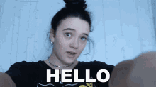 Hello Fiona Frills GIF - Hello Fiona Frills Peace Sign GIFs