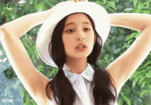 帽子　夏　新木優子 Yûko Araki 女優　モデル GIF - Yuko Araki Hat Summer GIFs