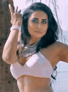Kareena Kapoor GIF - Kareena Kapoor Hot GIFs