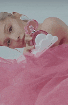 Ariana Grande Cloud Pink GIF - Ariana Grande Cloud Pink GIFs