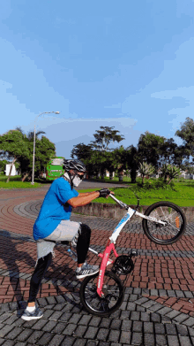 shades helmet bike bicycle stand