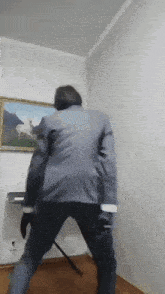 Roland Library Of Ruina GIF - Roland Library Of Ruina Throwing It Back GIFs