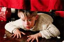 Scared GIF - Macaulay Culkin Home Alone Christmas GIFs