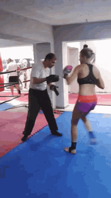 Women Martial Arts GIF - Women Martial Arts Muay Thai GIFs