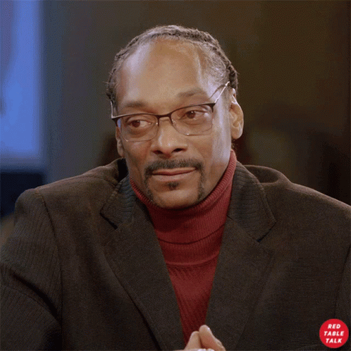 Hip-hop legend Snoop Dogg shaking his head in disbelief.