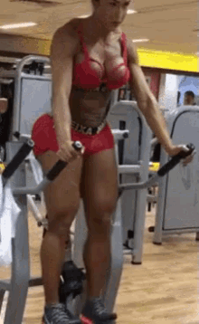 Gracianne Barbosa, Fitness, Academia, Malhando, Praticando Exercícios GIF