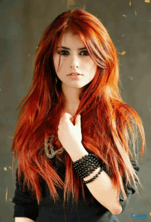 Elliered Red Punk GIF - Elliered Red Punk Beauty GIFs