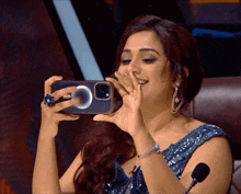 Selfie Recording GIF - Selfie Recording Shreya Ghoshal GIFs