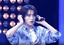 What Into1 GIF - What Into1 Boyuan GIFs