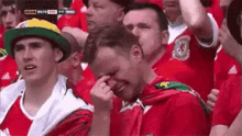 球迷 足球 世界杯 胜利 激动 开心 眼泪 哭 GIF